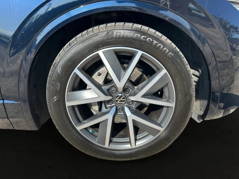 Volkswagen Touareg R-Line Indiv Eleg 3.0 V6 TDI 210 Tip 4M