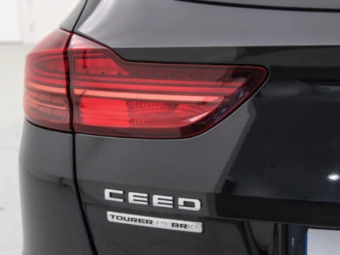Kia Ceed 1.6 MHEV 100KW TECH DCT TOURER 136 5P