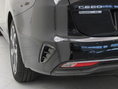 Kia Ceed 1.6 MHEV 100KW TECH DCT TOURER 136 5P