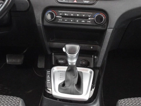 Kia Ceed 1.6 MHEV 100KW TECH DCT TOURER 136 5P