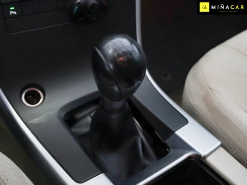 Volvo XC60 D3 Kinetic AWD 120 kW (163 CV)