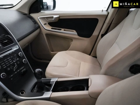 Volvo XC60 D3 Kinetic AWD 120 kW (163 CV)