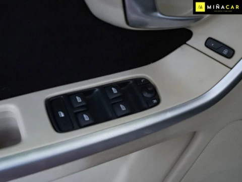 Volvo XC60 D3 Kinetic AWD 120 kW (163 CV)