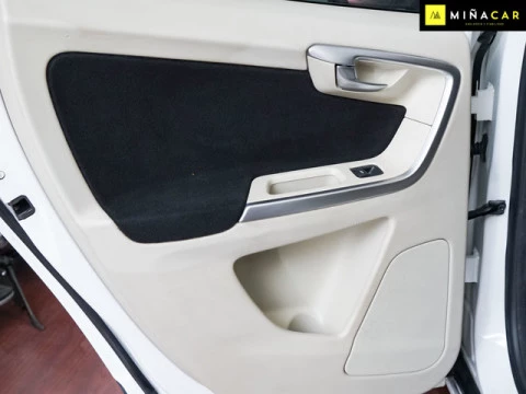 Volvo XC60 D3 Kinetic AWD 120 kW (163 CV)