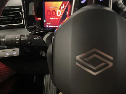 Renault 4 E-Tech Renault  Iconiq autonomia confort 110kW