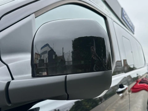 Ford Tourneo Custom 2.0 EcoBlue 110kW (150CV) L1 Titanium