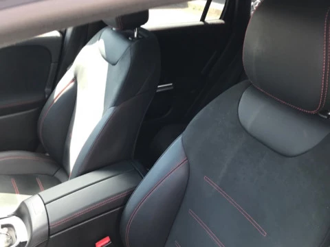 Mercedes-Benz GLA  200 d