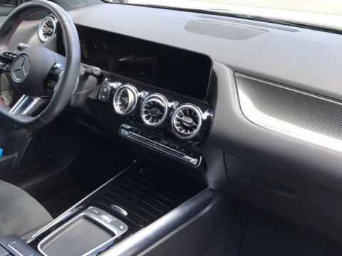 Mercedes-Benz GLA  200 d