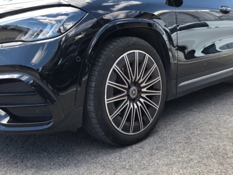 Mercedes-Benz GLA  200 d