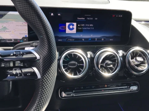 Mercedes-Benz GLA  200 d