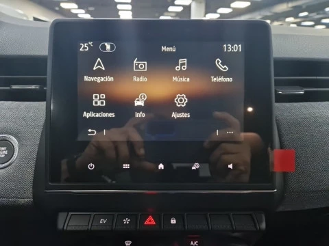 Renault Clio Techno full hybrid E-Tech 145 (103Kw)