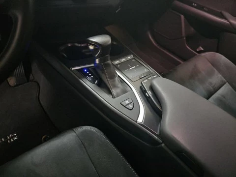 Lexus UX 2.0 250h Business