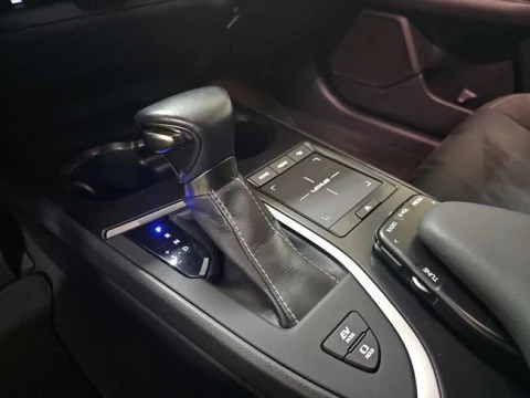 Lexus UX 2.0 250h Business