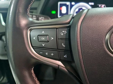 Lexus UX 2.0 250h Business