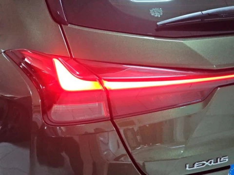 Lexus UX 2.0 250h Business