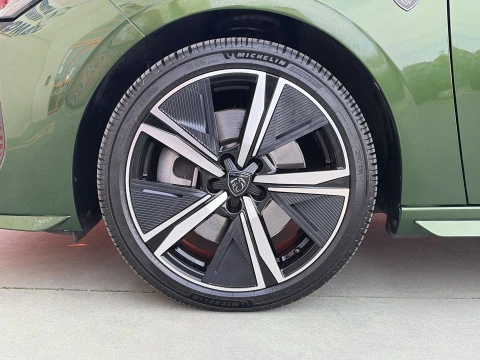 Peugeot 308 Hybrid 225 GT eEAT8 165 kW (225 CV)