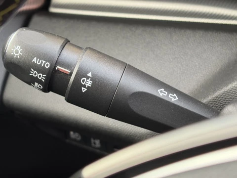 Peugeot 308 Hybrid 225 GT eEAT8 165 kW (225 CV)