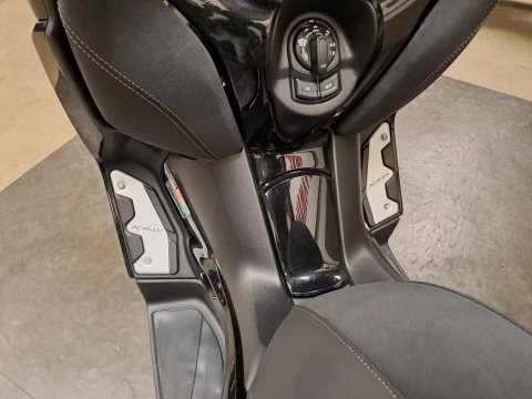 Yamaha XMAX 300 Iron Max IRON MAX Yamaha XMAX 300 Iron Max IRON MAX