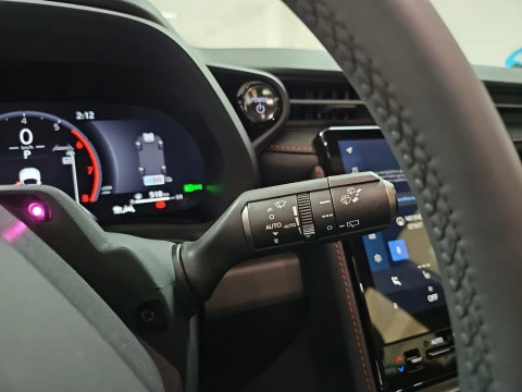 Lexus LBX 1.5 136cv HEV Elegant+ Black