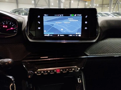 Peugeot 2008 Active BlueHDI 81kW (110CV)