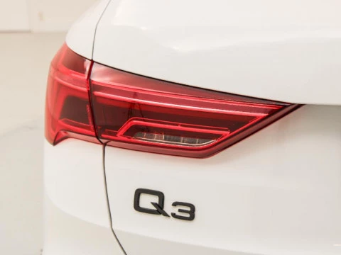 Audi Q3 1.5 35 TFSI S TRONIC BLACK LINE 150 5P