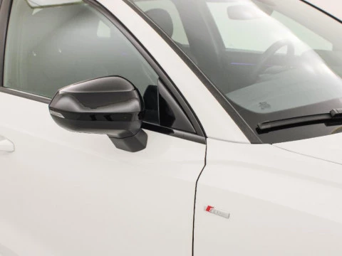 Audi Q3 1.5 35 TFSI S TRONIC BLACK LINE 150 5P