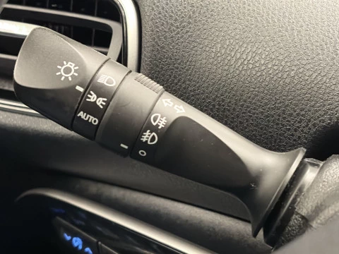 Toyota Prius 1.8 hibrido 90 kW (122 CV)