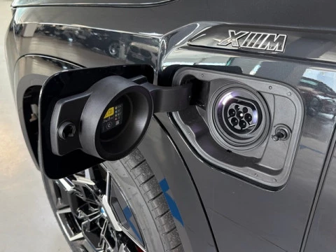 BMW XM 50e 350 kW (476 CV)