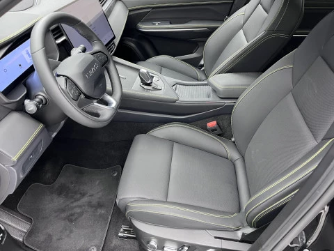 Lynk & Co 01 More PEHV