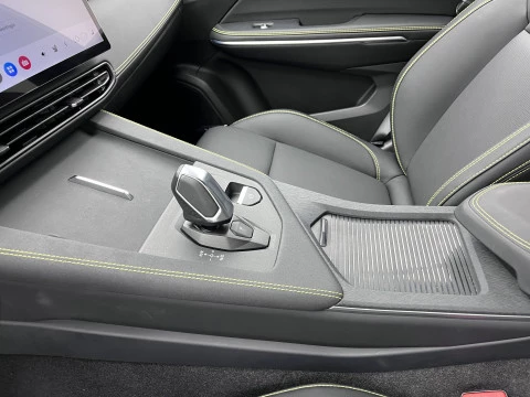 Lynk & Co 01 More PEHV