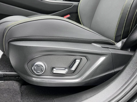 Lynk & Co 01 More PEHV