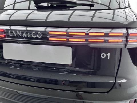 Lynk & Co 01 More PEHV