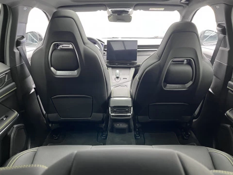 Lynk & Co 01 More PEHV