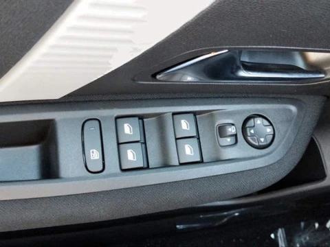 Citroën C4 Hybrid 145 Business Edition e-DCS6 107 kW (145 CV)