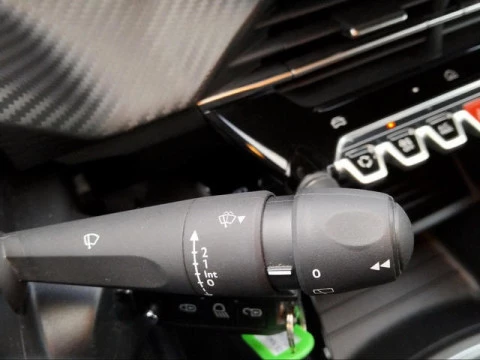 Peugeot 208 PureTech 100 Active 75 kW (100 CV)