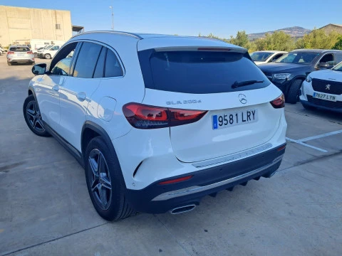 Mercedes-Benz GLA 200 D