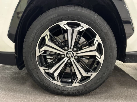 Suzuki Across 2.5 PHEV 4WD 225 kW (306 CV)