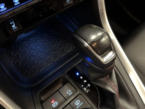 Suzuki Across 2.5 PHEV 4WD 225 kW (306 CV)