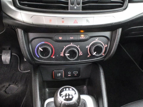 Fiat Tipo 1.4 EASY 95CV 5P