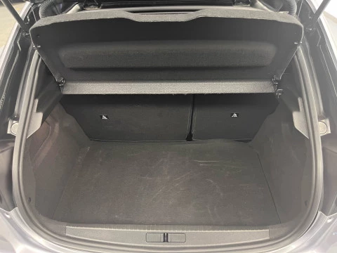 Peugeot 208 GT HYBRID 136 eDCS6