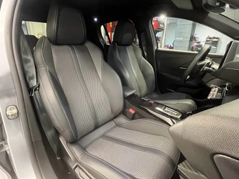 Peugeot 208 GT HYBRID 136 eDCS6