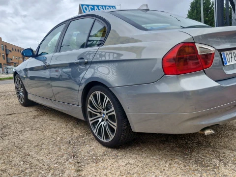 BMW Serie 3 320d (E90)