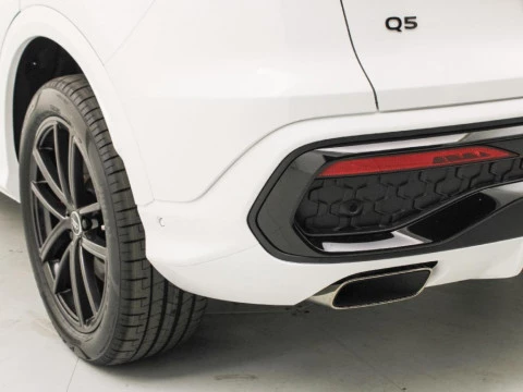 Audi Q5 2.0 E-HYBRID 220KW BLACK LINE S TR QUAT 299 5P