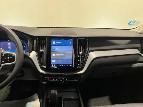 Volvo XC60 2.0 B4 D Momentum Auto