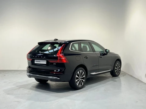 Volvo XC60 2.0 B4 D Momentum Auto