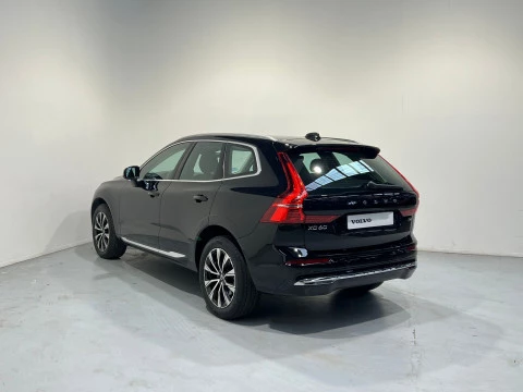 Volvo XC60 2.0 B4 D Momentum Auto