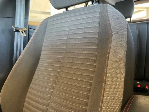 Peugeot 2008 Active Puretech 100 S&S BVM6