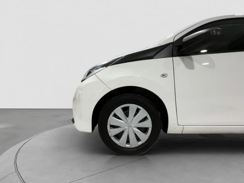 Toyota Aygo  1.0  72 CV  X-PLAY	