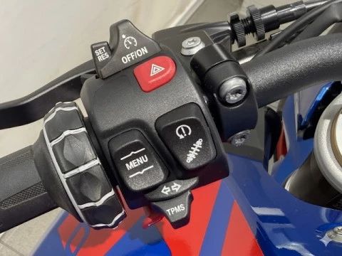 BMW Motorrad F 900 R 