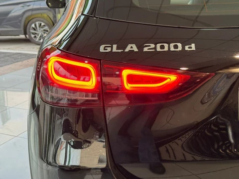 Mercedes-Benz GLA 200d 2.0 150cv